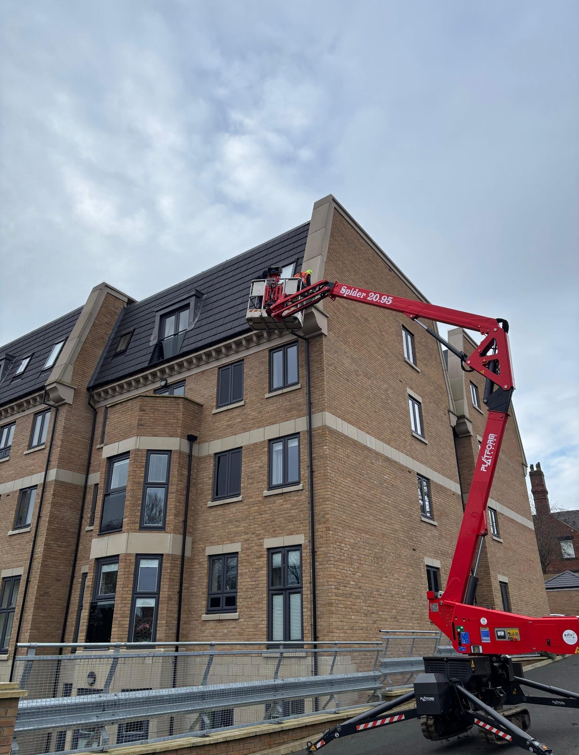 Roofer Spider Platform Hire